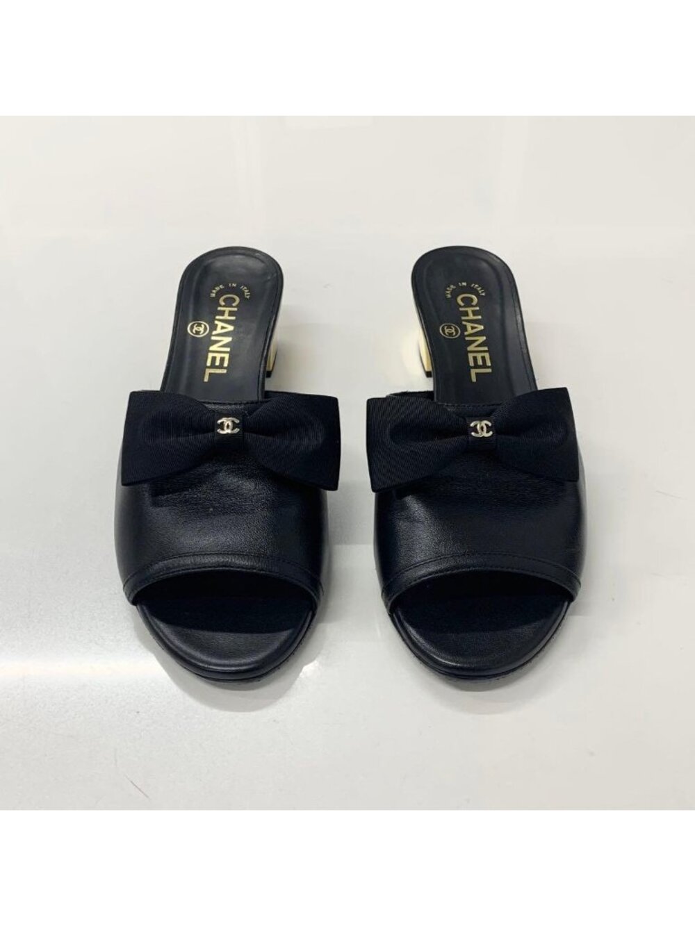 Chanel CC Logo Leather Ribbon Sandals Black - Picture 2 of 11